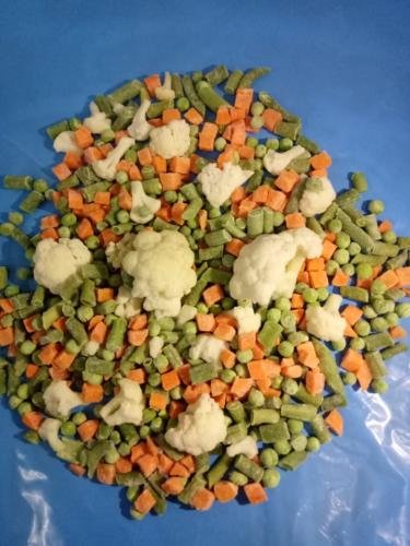 Mix vegetable Carrot 33 % , couliflower 33 %, French Bean 33 %